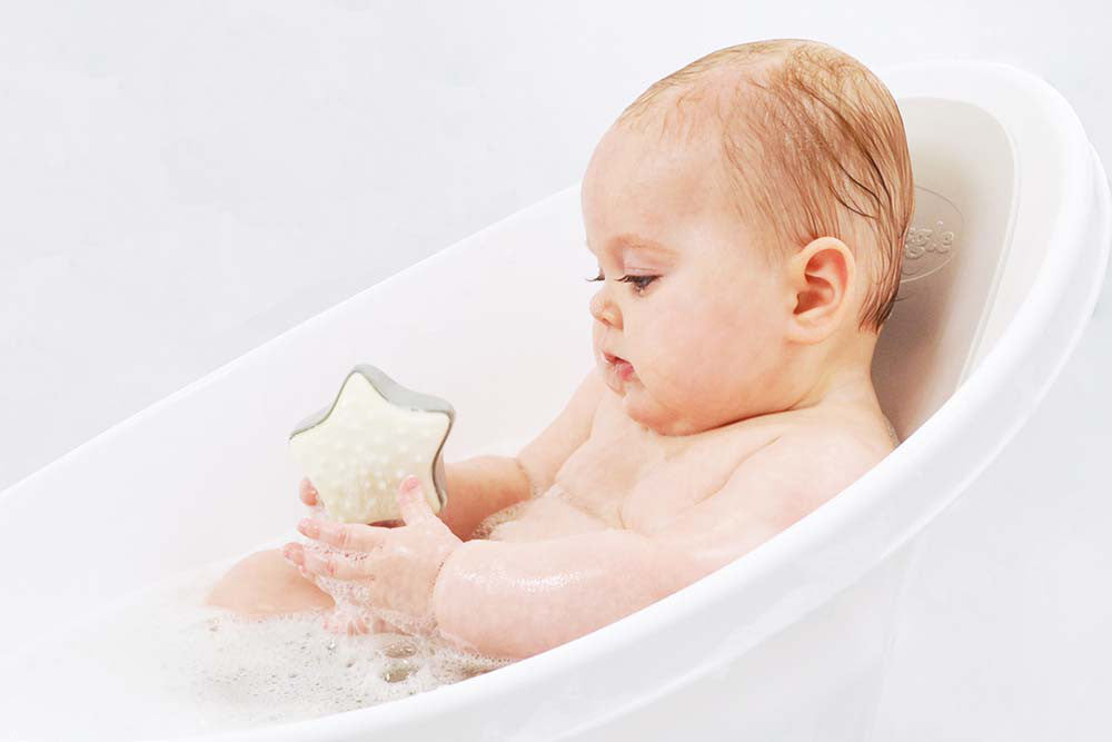 Shnuggle- Bath Toy Wishy-baby at the bank