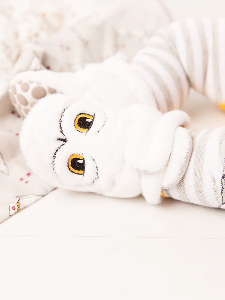 Blade and Rose- Harry Potter™ Hedwig Booties- Baby at the bank