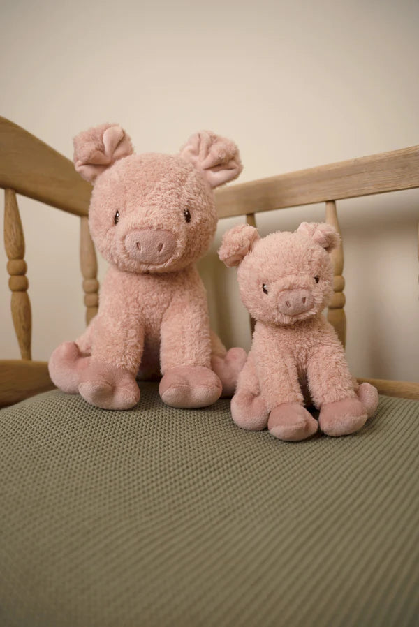 Little Dutch- Cuddle Pig 25cm- Baby at the bank