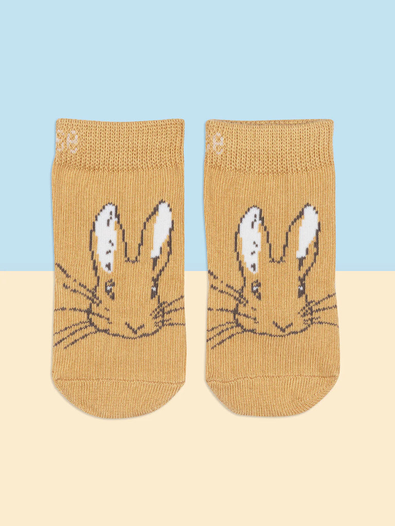 Blade and Rose- Peter Rabbit™ Neutral Socks- baby at the bank