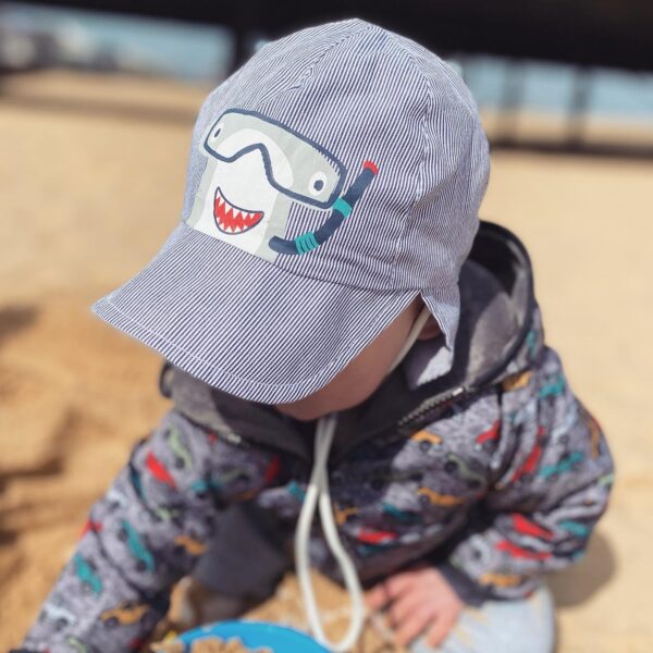 Ziggle- Shark Sun Hat